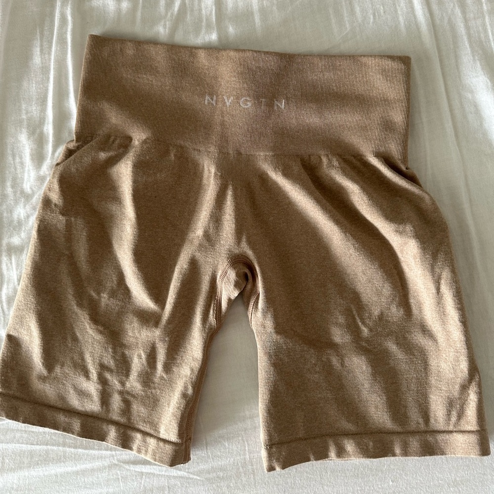 NVGTN contour seamless shorts